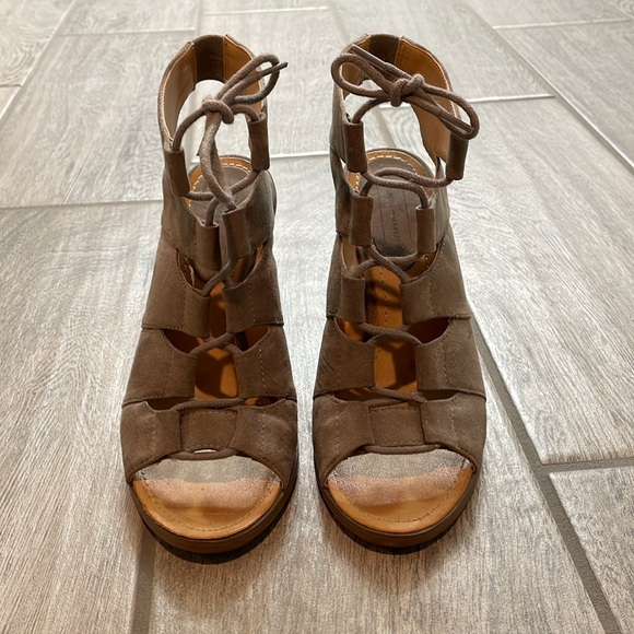 Melrose and Market Wedge Heels - Picture 7 of 9